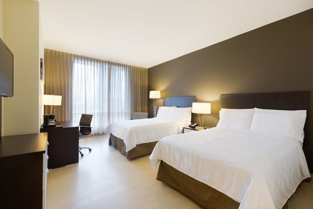 Standard Room, 2 Double Beds (High Floor)