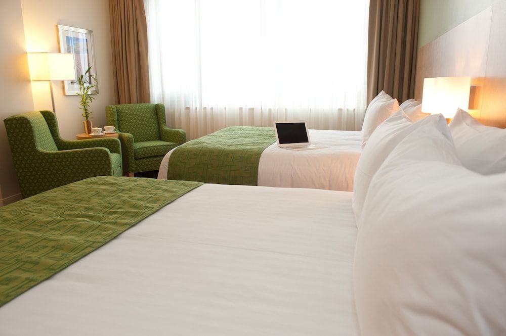 The Holman Grand Hotel Standard Room, 2 Queen Beds 3