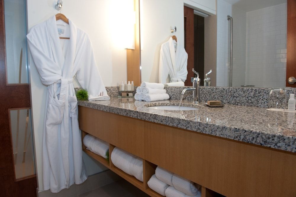 The Holman Grand Hotel Junior Studio Suite, 1 King Bed with Sofa bed 7