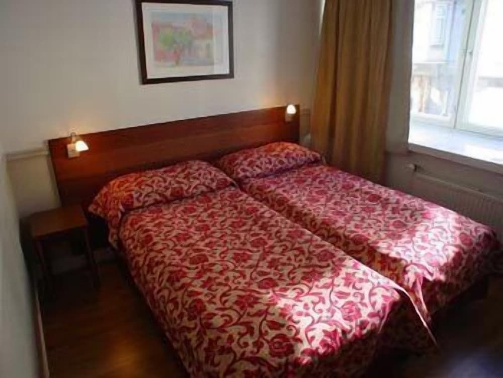 Hotel Anna Standard Twin Room 6