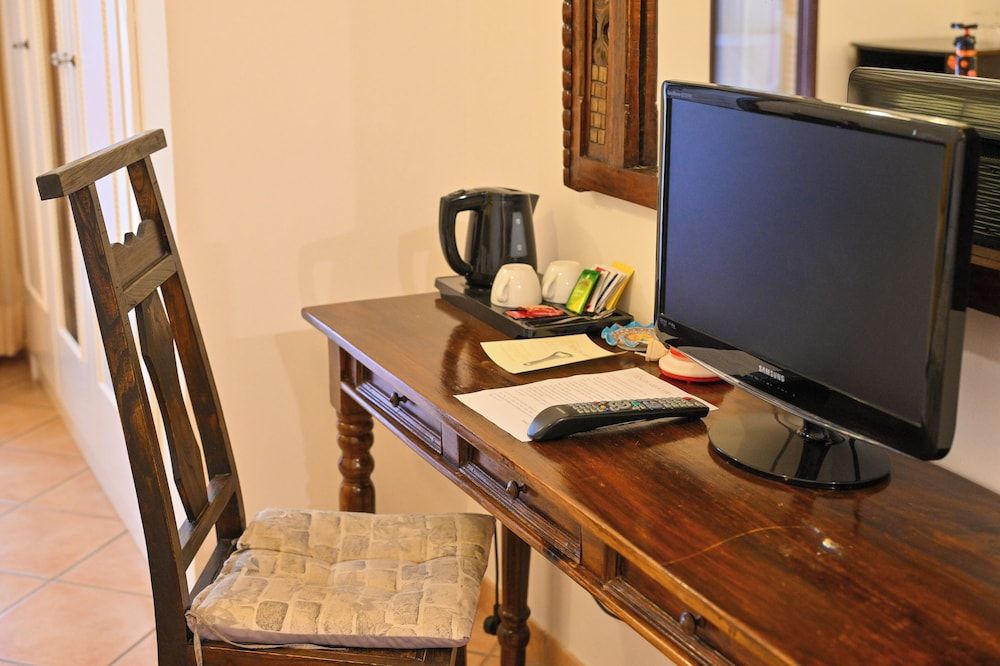 Villa Tara Classic Double Room, Ensuite, Garden View 42