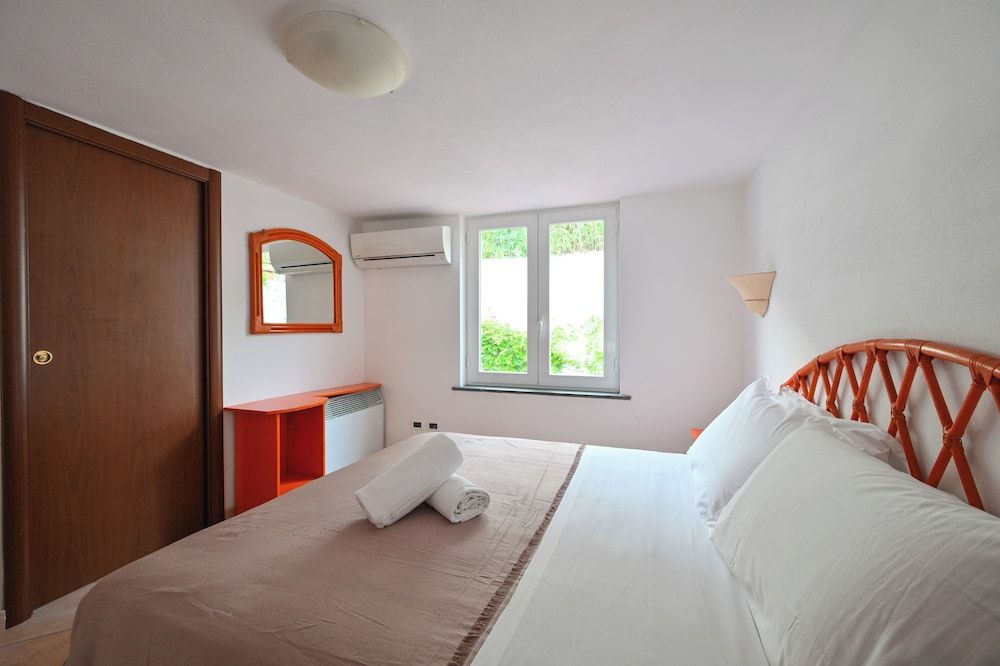 Villa Tara Classic Apartment, Ensuite, Garden View 6