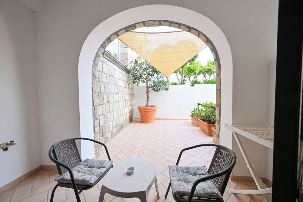 Villa Tara Classic Double Room, Ensuite, Garden View 22