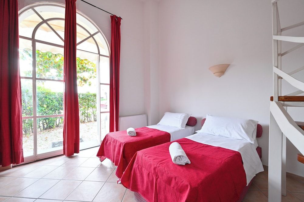 Villa Tara Classic Apartment, Ensuite, Garden View 5