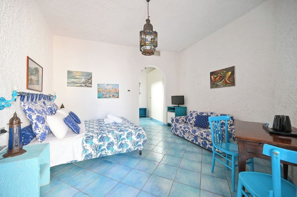 Villa Tara Classic Double Room, Ensuite, Garden View 10