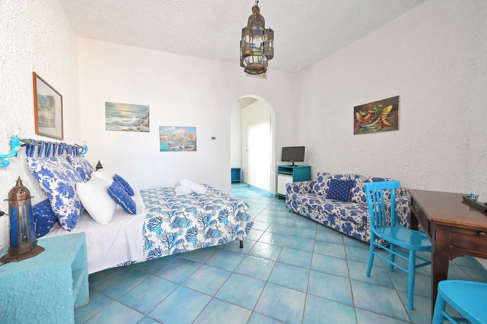 Villa Tara Classic Double Room, Ensuite, Garden View 18