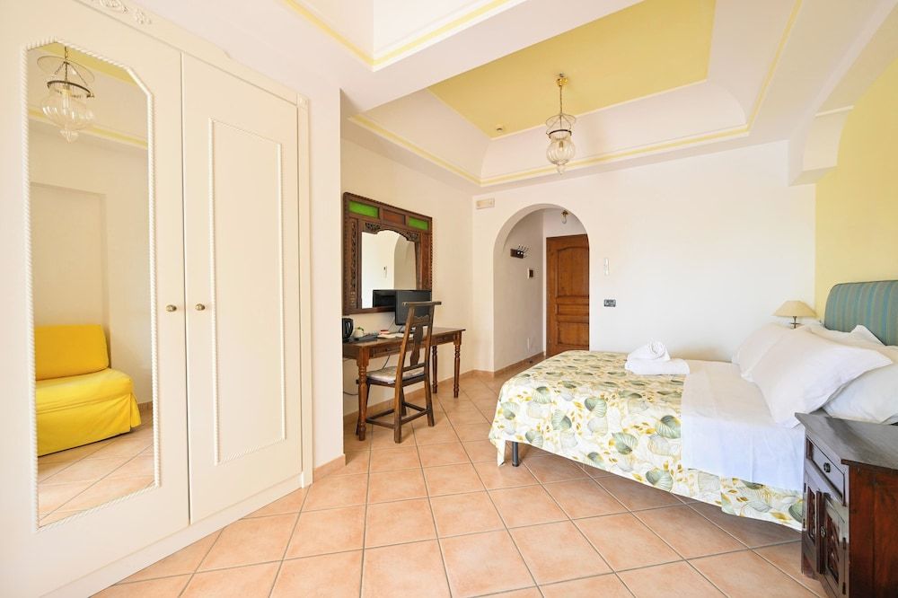 Villa Tara Classic Double Room, Ensuite, Garden View 30