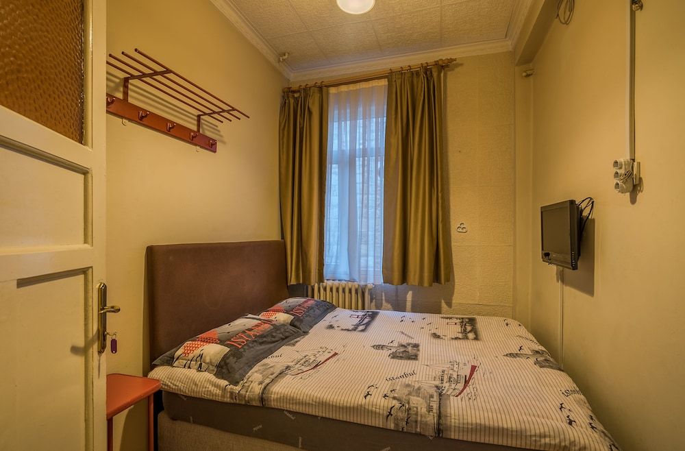 Erenler Hostel & Hotel Economy Room, 1 Double Bed, Shared Bathroom 2