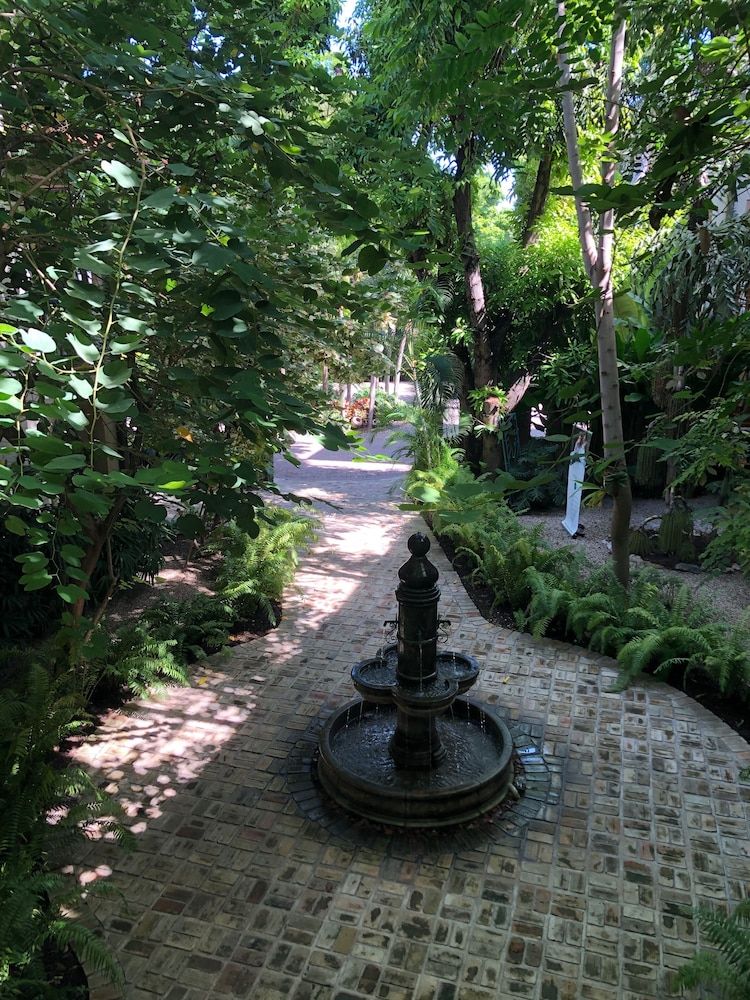 Villa Thérèse Standard Room 8