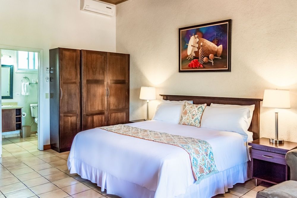 Villa Thérèse Deluxe Suite, Kitchenette, Mountain View 4