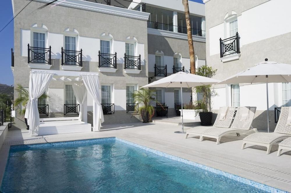 Ena Boutique Hotel & Residences