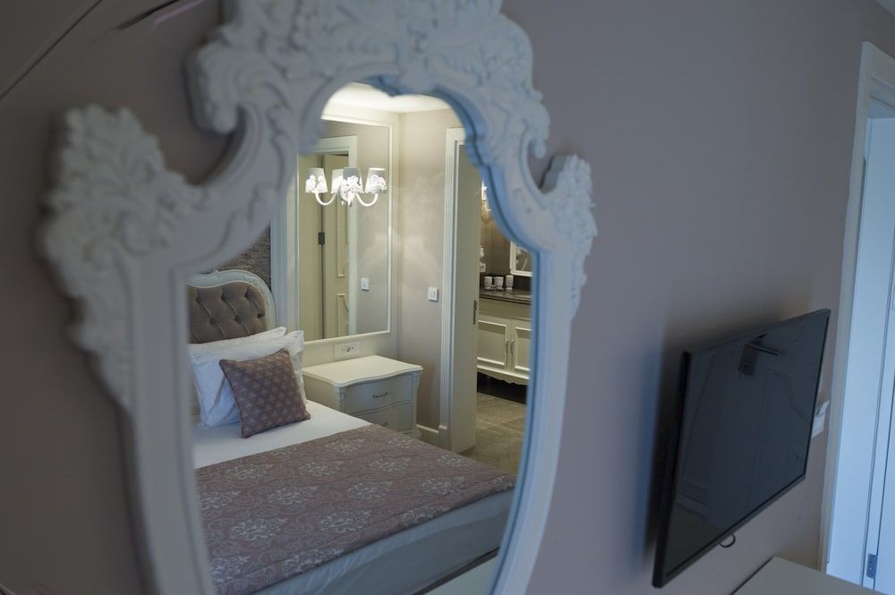 Ena Boutique Hotel & Residences Double Room 7