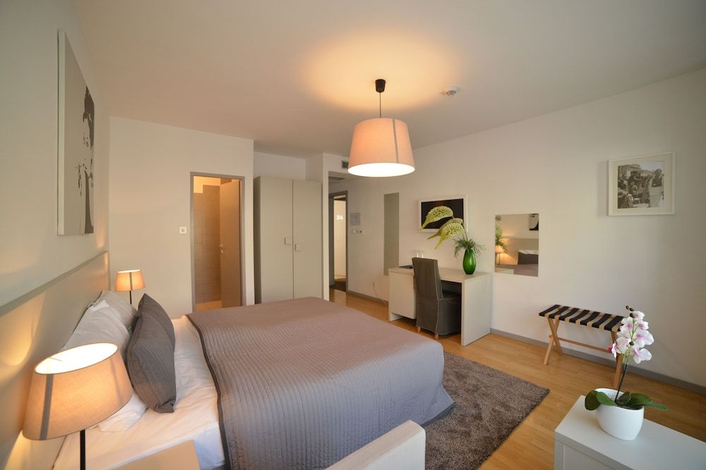 Hotel Garden Triple Room 6