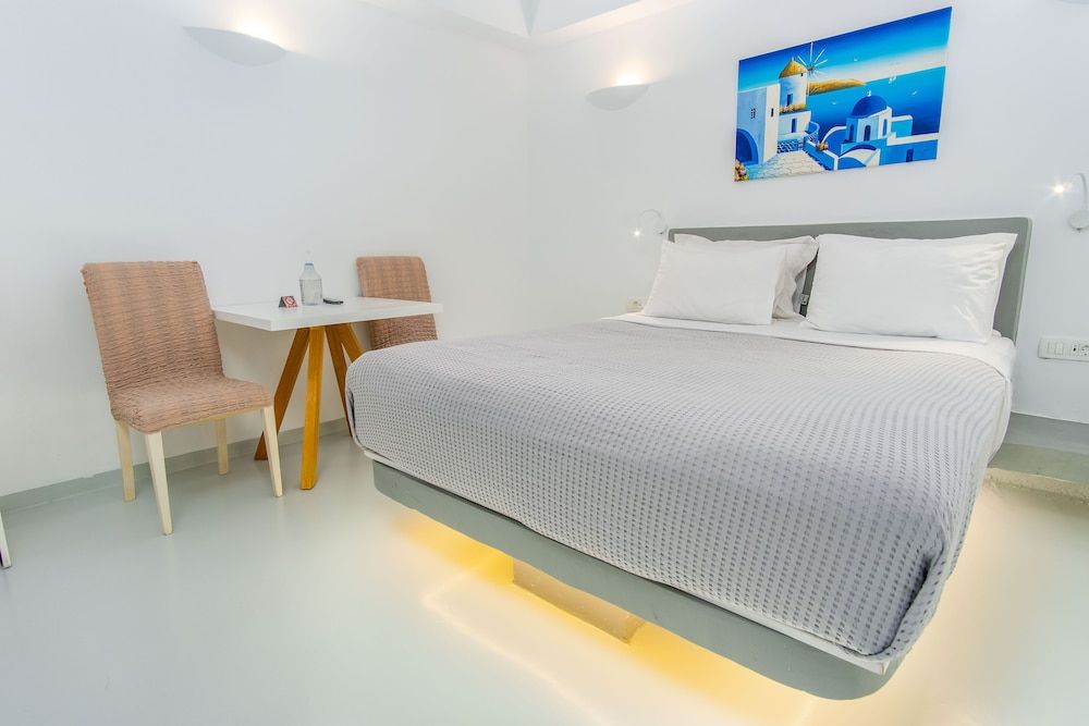 Central Fira Standard Room 10