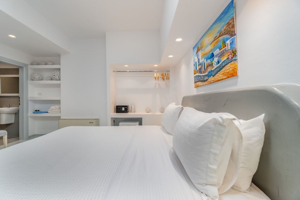 Central Fira Standard Room 13