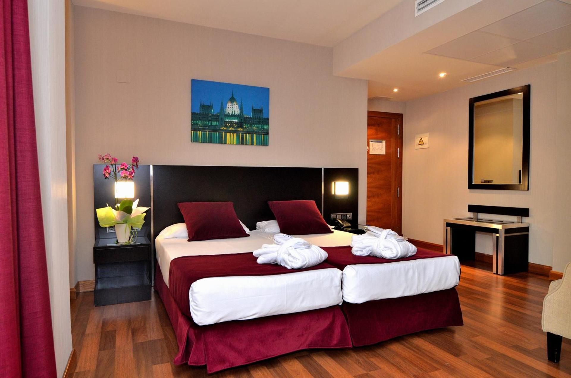 undefined Hotel Clement Barajas 5