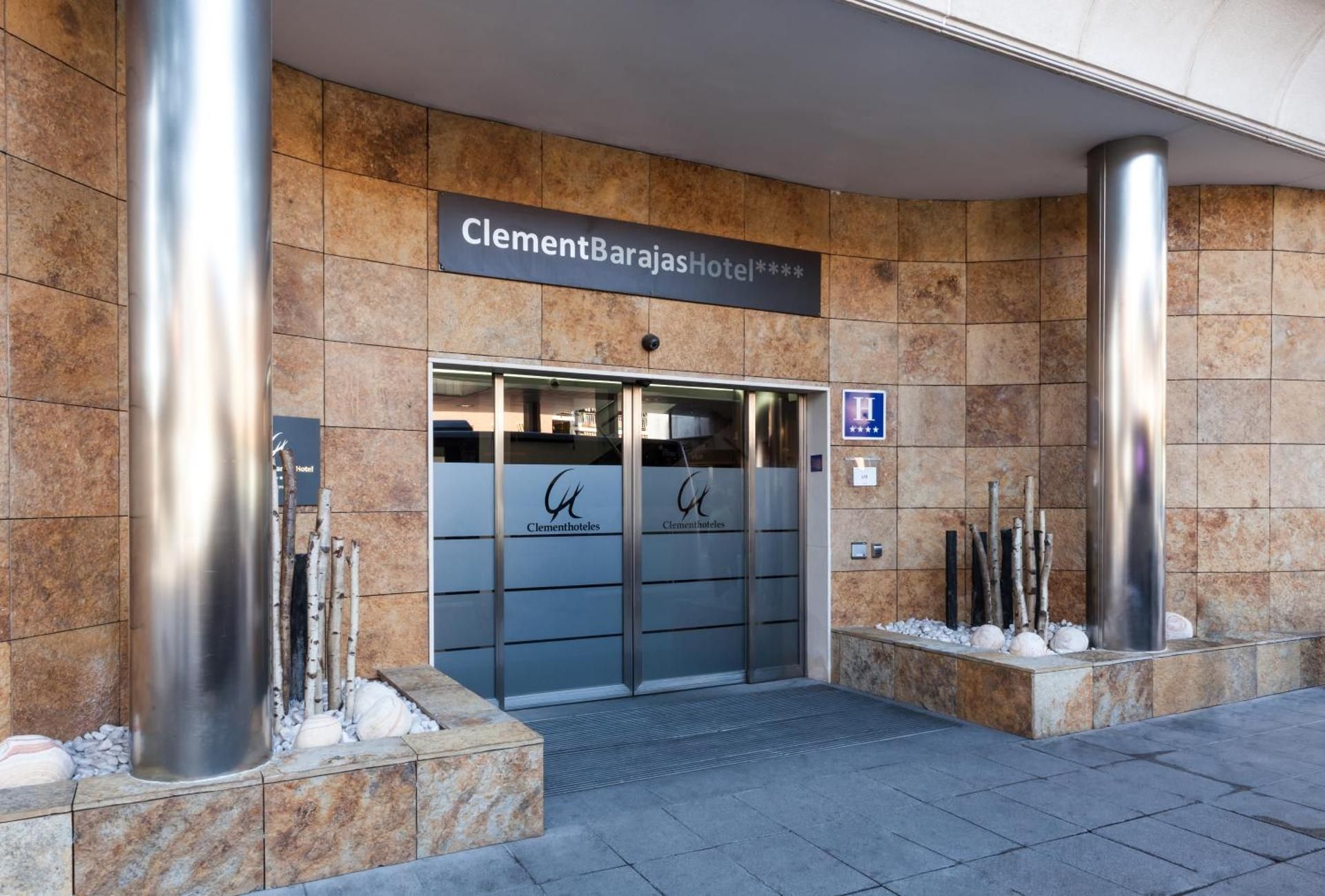 undefined Hotel Clement Barajas 4