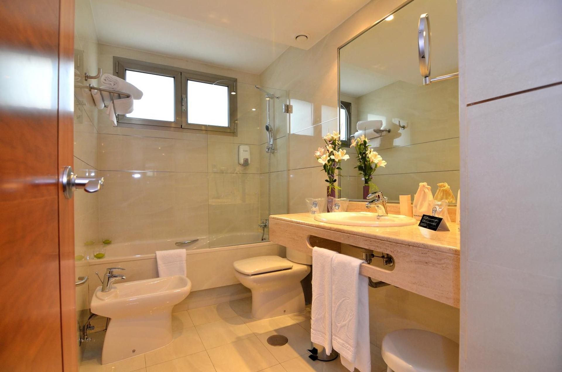 undefined Hotel Clement Barajas 6