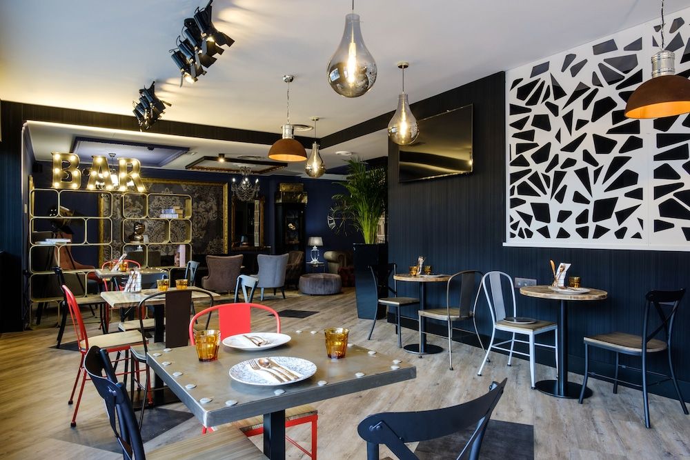 undefined Hotel Clement Barajas 8