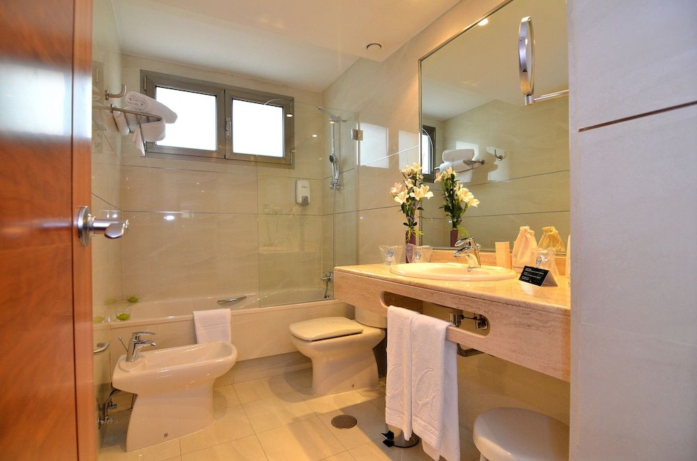 Hotel Clement Barajas Double Room 4