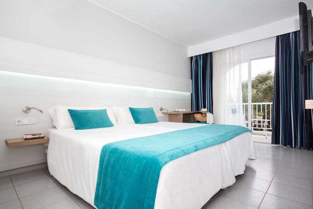 Double Room (3 adults)