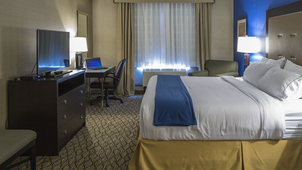 Standard Room, 1 King Bed