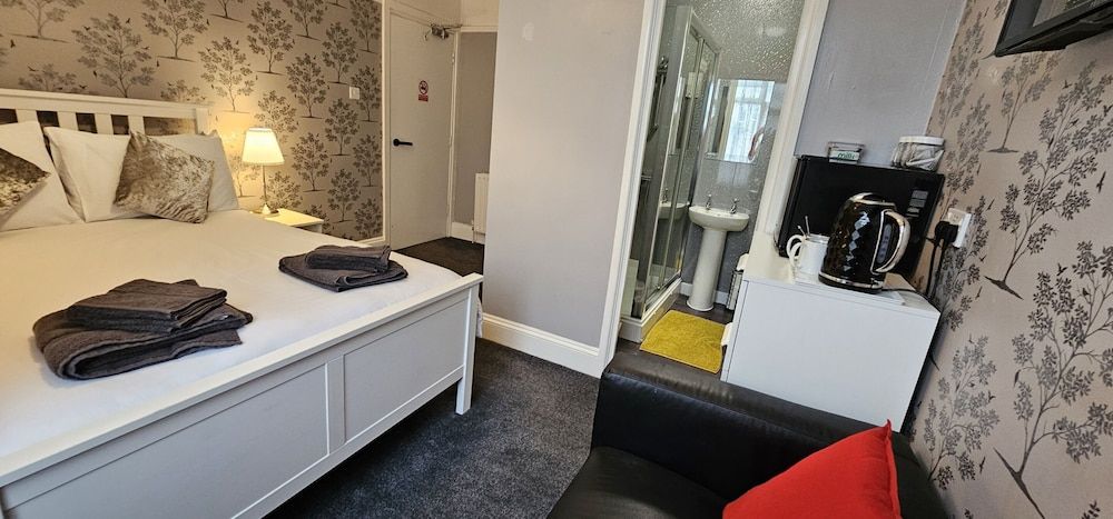 The Roslyn Hotel