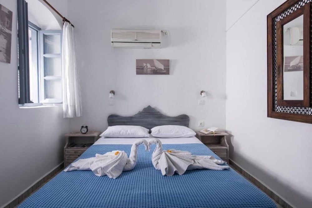 Maryloujohn Villas Superior Double Room (Caldera) 3