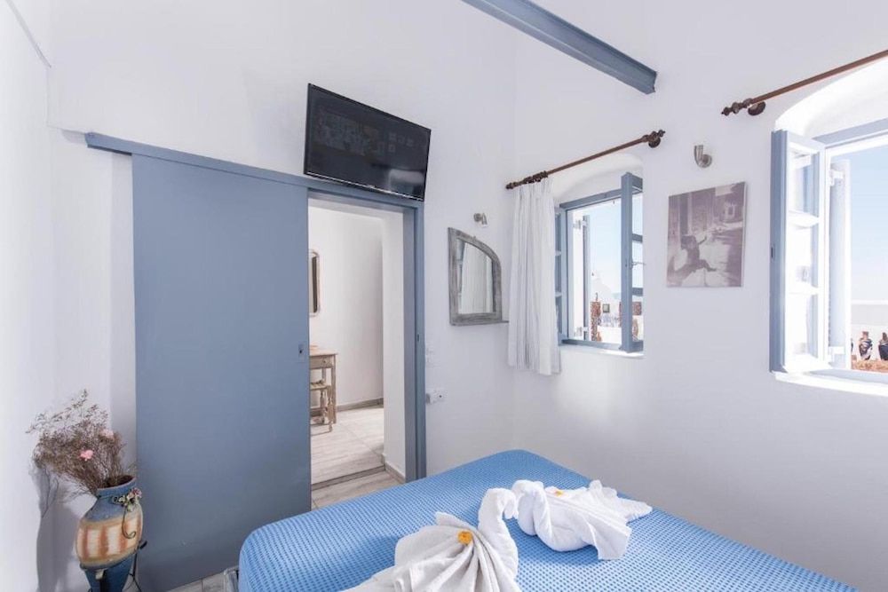 Maryloujohn Villas Superior Double Room (Caldera) 17