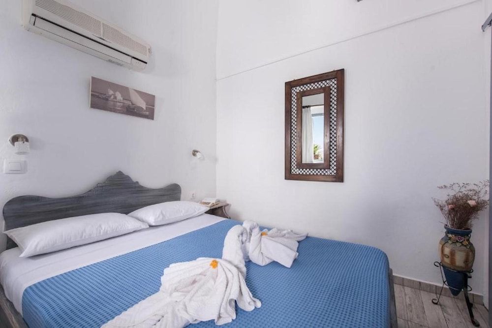 Maryloujohn Villas Superior Double Room (Caldera) 2