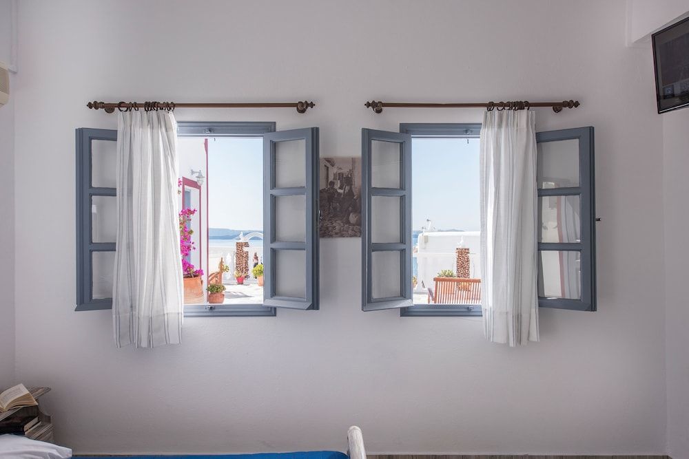 Maryloujohn Villas Superior Double Room (Caldera) 18