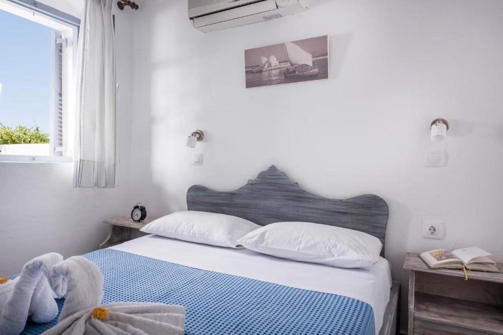 Maryloujohn Villas Superior Double Room (Caldera) 5