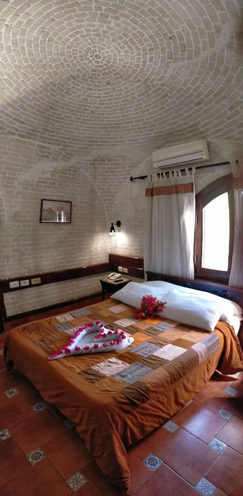 Nesima Resort Standard Double Room 8