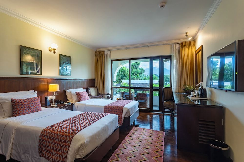 Fish Tail Lodge Deluxe Queen / Twin Room