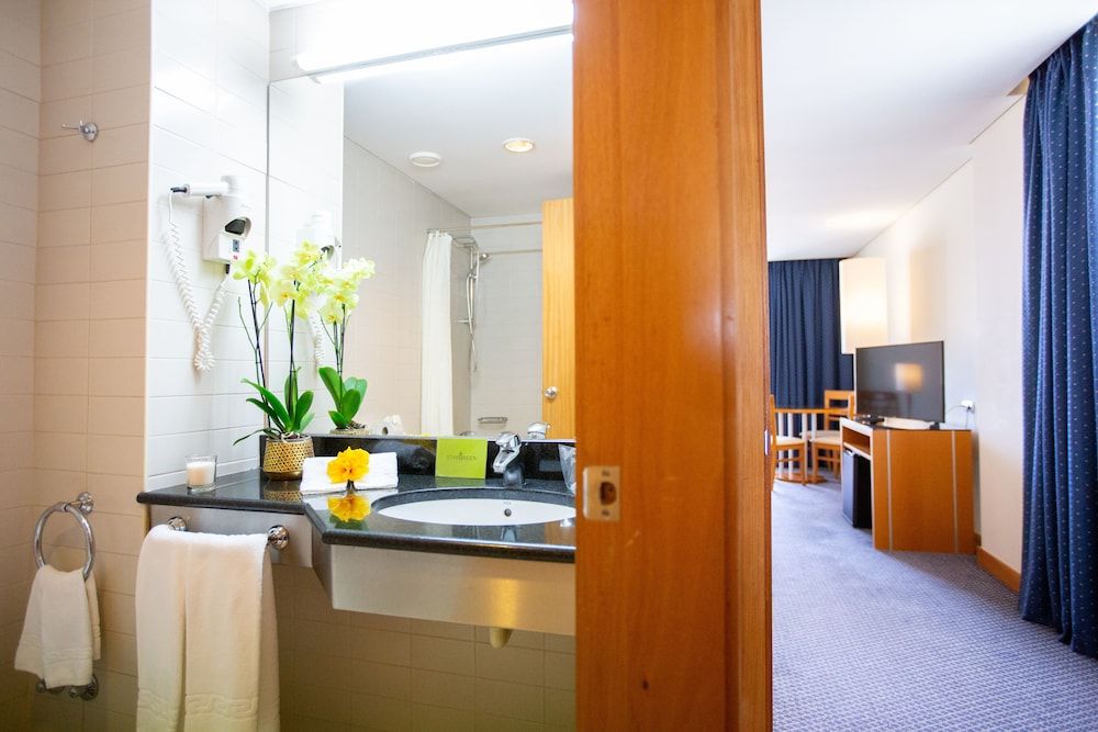 MS Vila Nova Twin Room 9