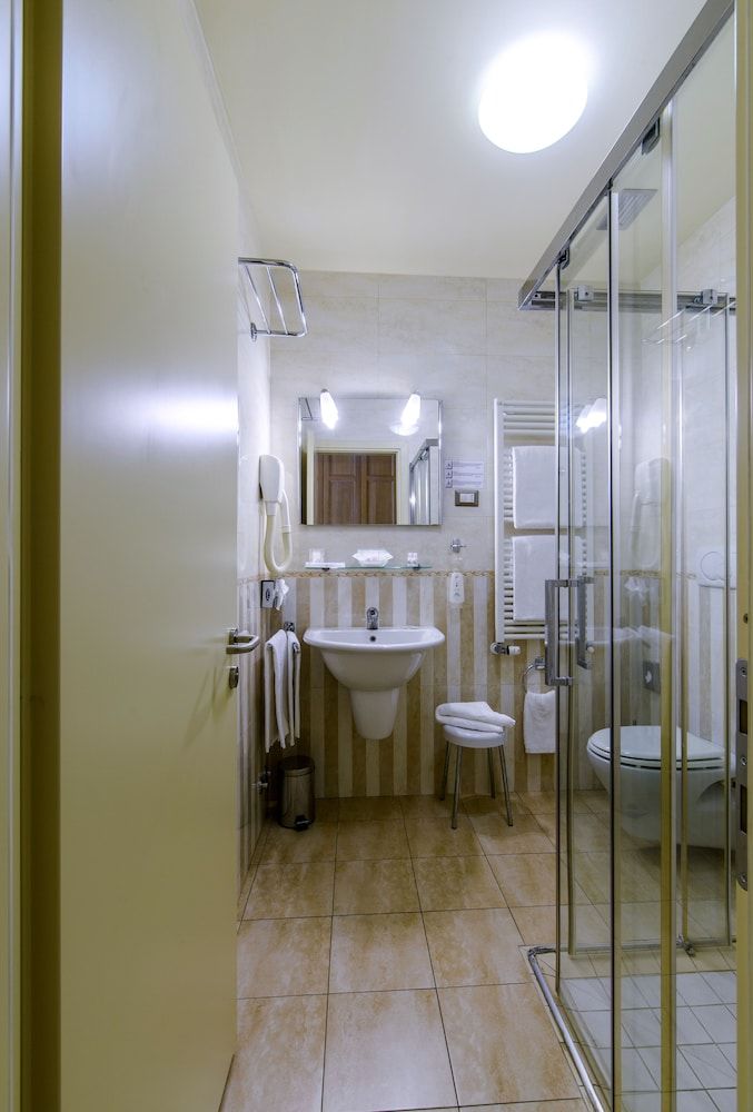 Domus Australia Classic Room 13