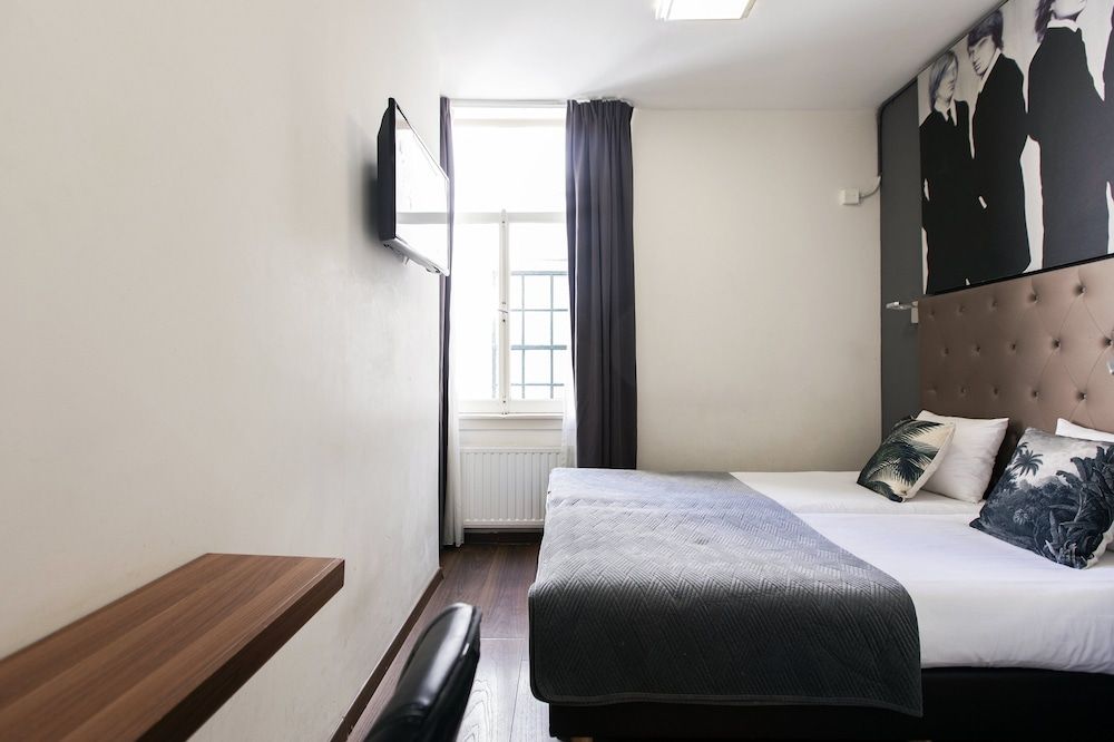 Quentin Leidse Square Hotel Twin Room 7