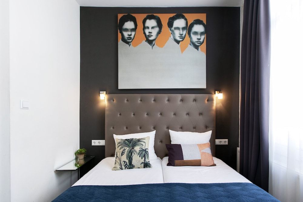 Quentin Leidse Square Hotel Twin Room 4