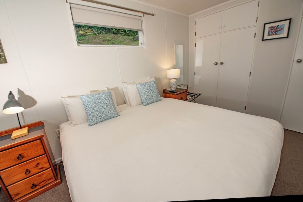 Harbour View Motel and Water Front Apartments Family 3 Bedroom Apartment 2