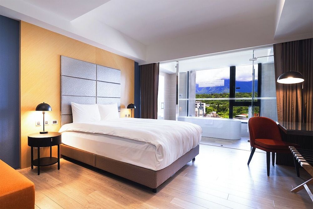 Premier King Room with Mountain View