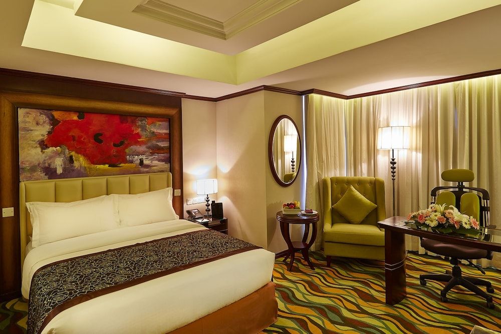 Six Seasons Hotel Deluxe