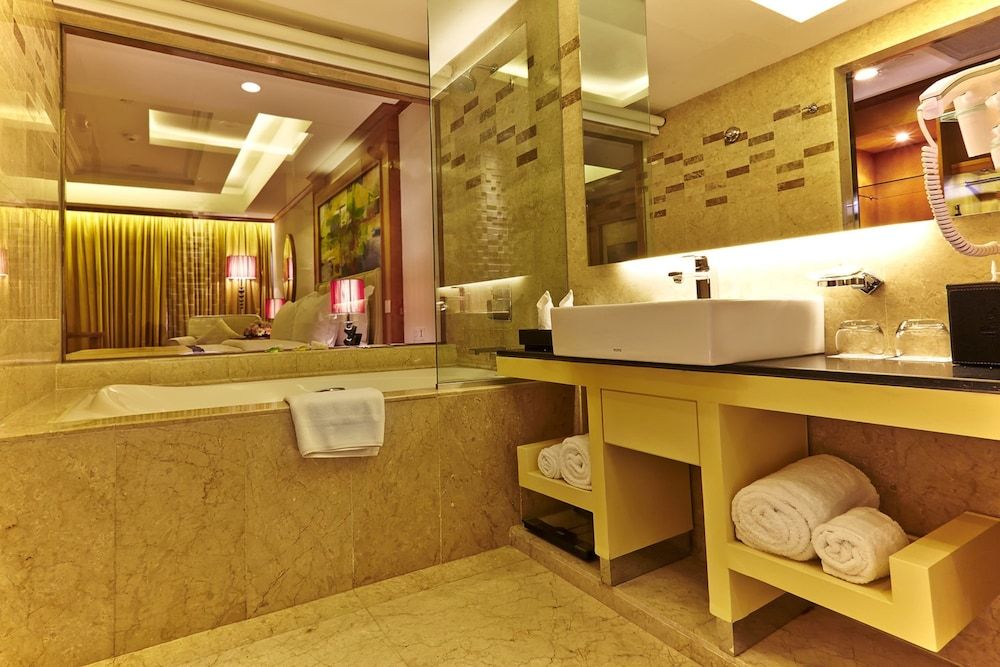 Six Seasons Hotel Deluxe 10