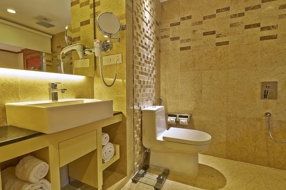 undefined Six Seasons Hotel 10