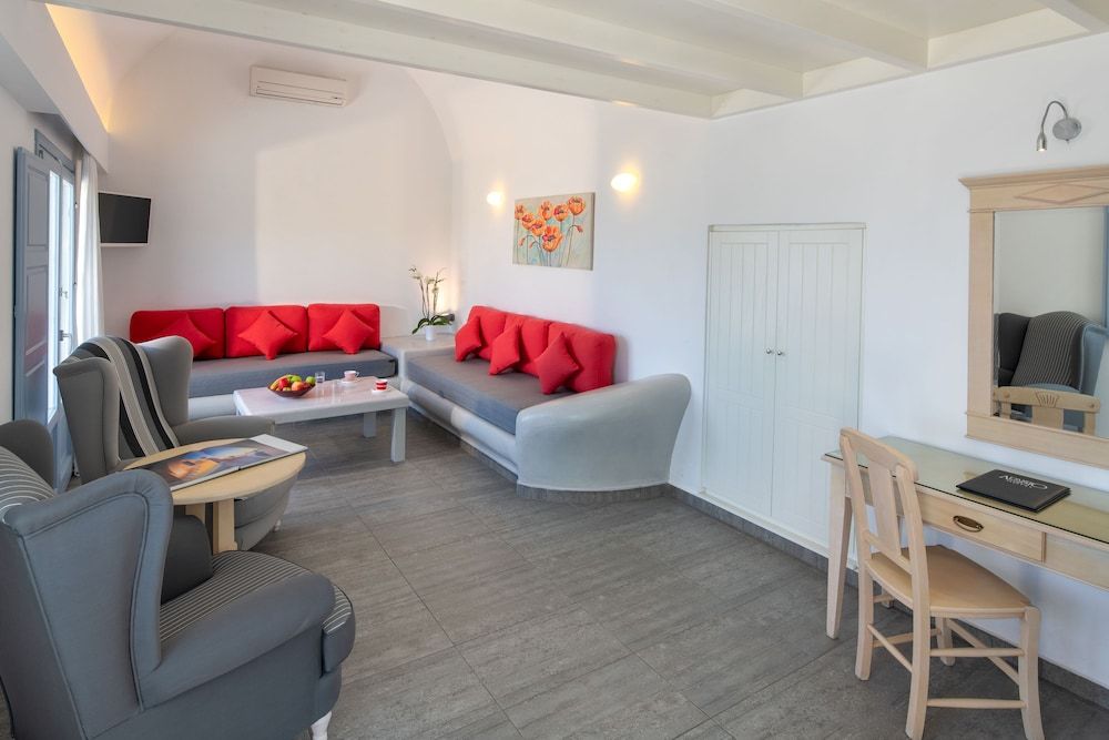 Apanemo Hotel Executive Suite, 1 Bedroom, Sea View (street level) 8