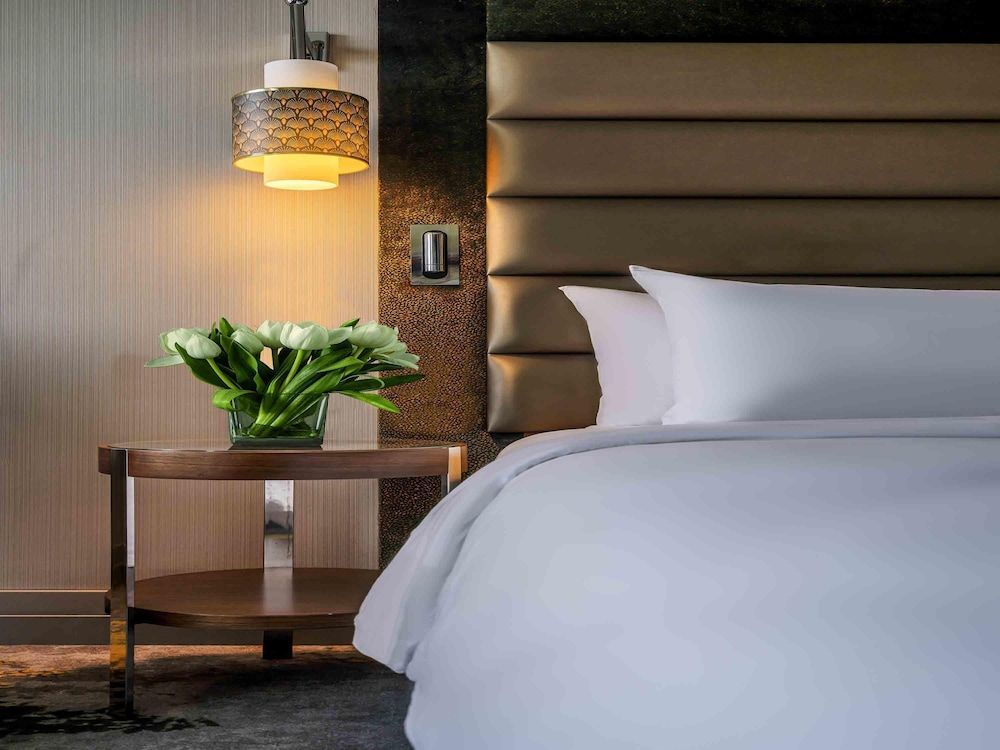 Classic Room, 1 Double Bed (Atrium View)