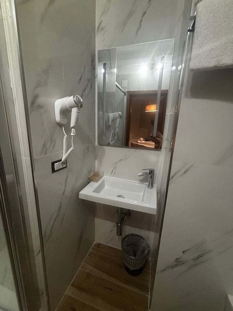 undefined Hotel Gabriella 3