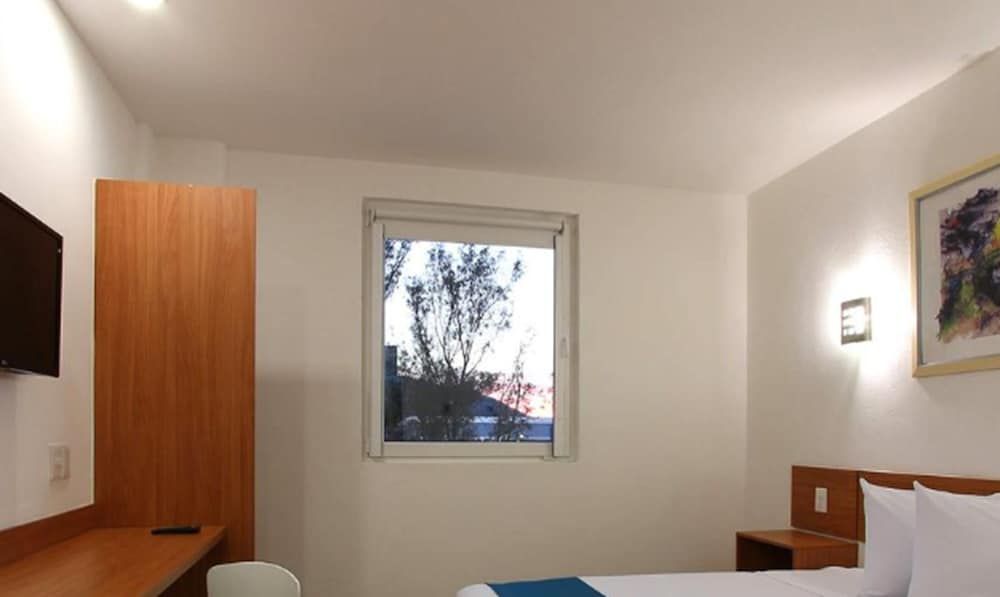 One Guadalajara Periférico Poniente Superior Room, 2 Double Beds 8