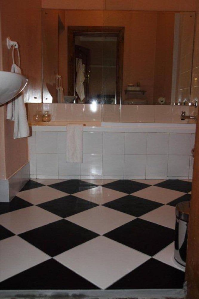 Mountain Manor Guest House & Executive Suites Standard Twin Room (Guest House) 5