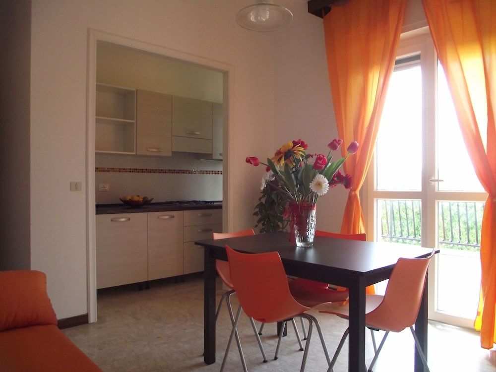 Room Service - Dining