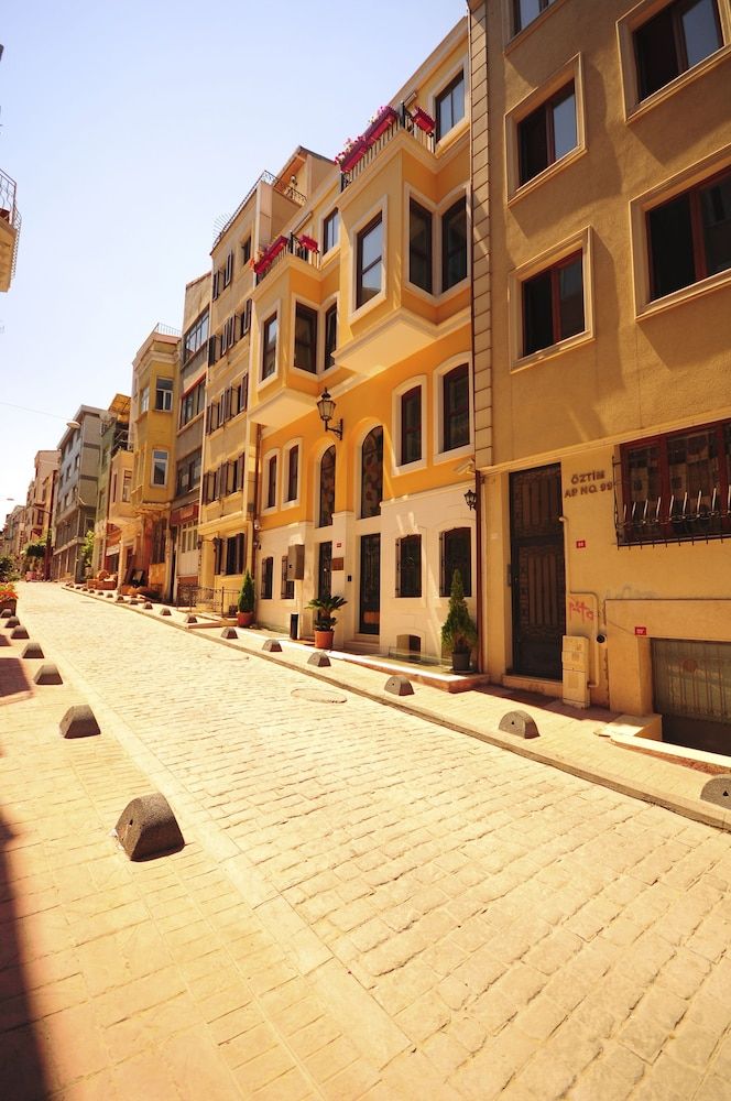 undefined Ottopera Hotel 8